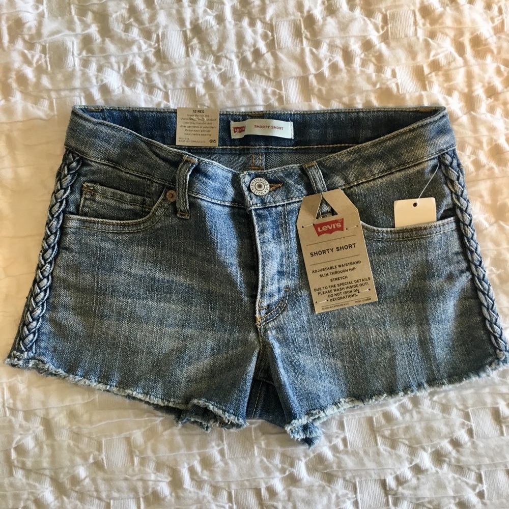 Levi’s Jean Shorty Short